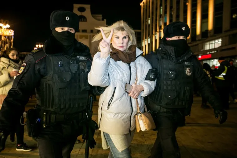 Антивоенный митинг на Пушкинской площади. Москва