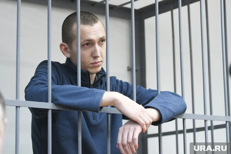 Владимир Васильев, протаранивший стоящие на перекрестке машины и ставший причиной смерти двух человек, отрицает факт опьянения