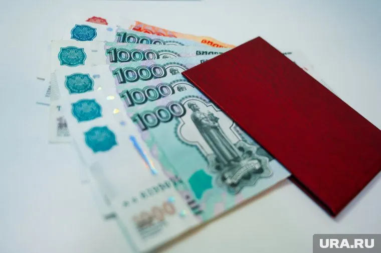 Свердловчане стали получать больше почти на 18%