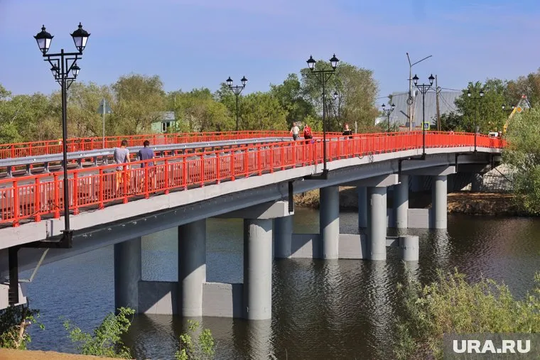 На Кировском мосту ввели запрет движения для грузовиков и тракторов