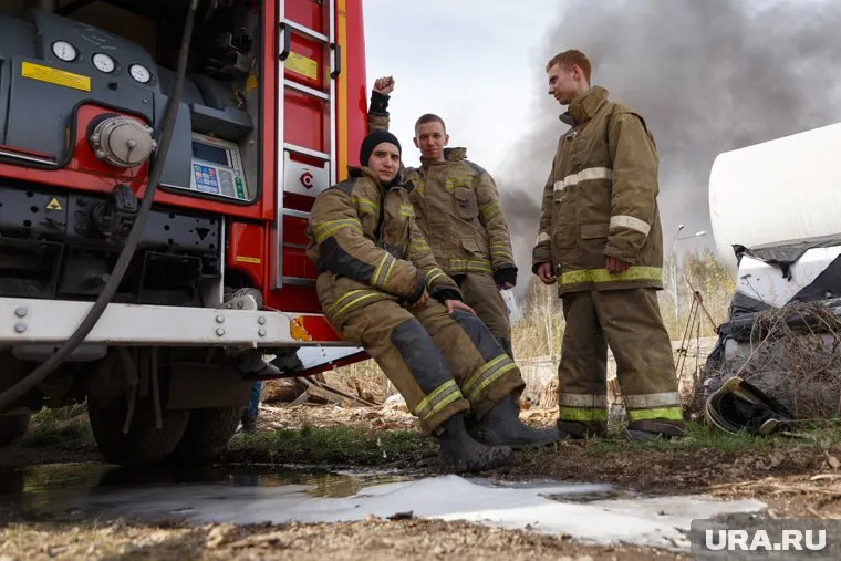 В СНТ «Мечта» рядом с Курганом пожарные потушили огонь