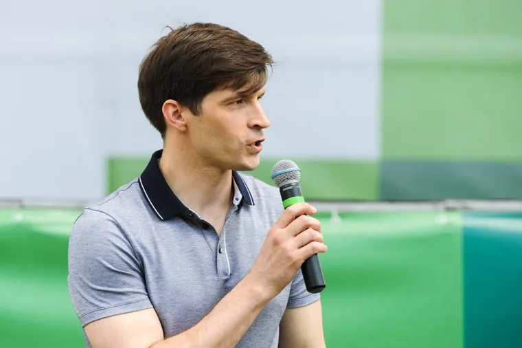 Зеленый марафон на легкоатлетическом стадионе имени Елесиной. Челябинске