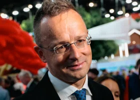 «С каждым днем ситуация все хуже»: в Венгрии рассказали, чем Киеву грозит промедление по мирному соглашению