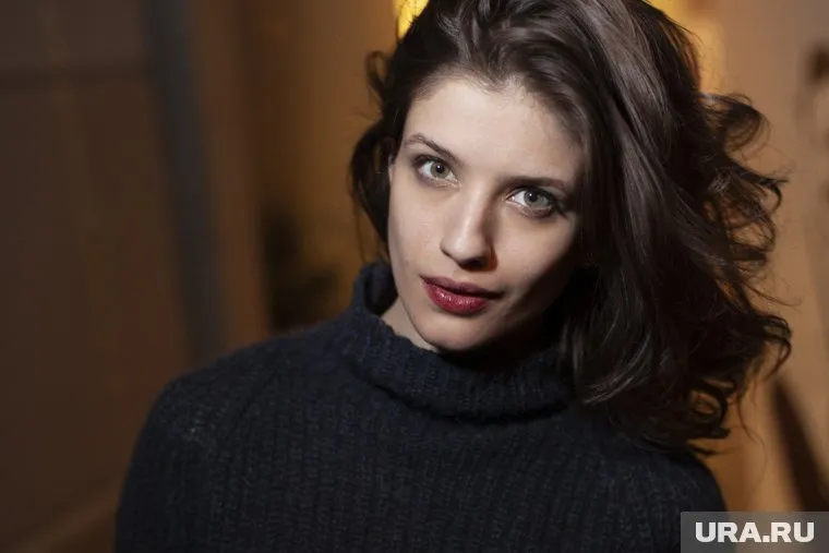 «Мой самый любимый момент — это первые показы на зрителя», — делится актриса