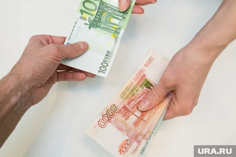 Изменения курса валют в меньшей степени влияет на инфляцию, чем другие факторы