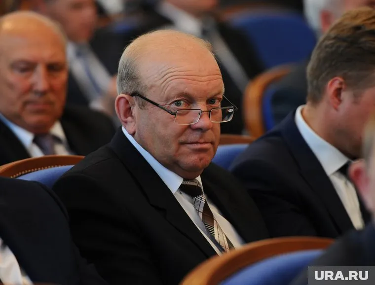 Полномочия главы Чесменского района Александра Серкова истекают в сентябре 2016 года, но он может уйти досрочно