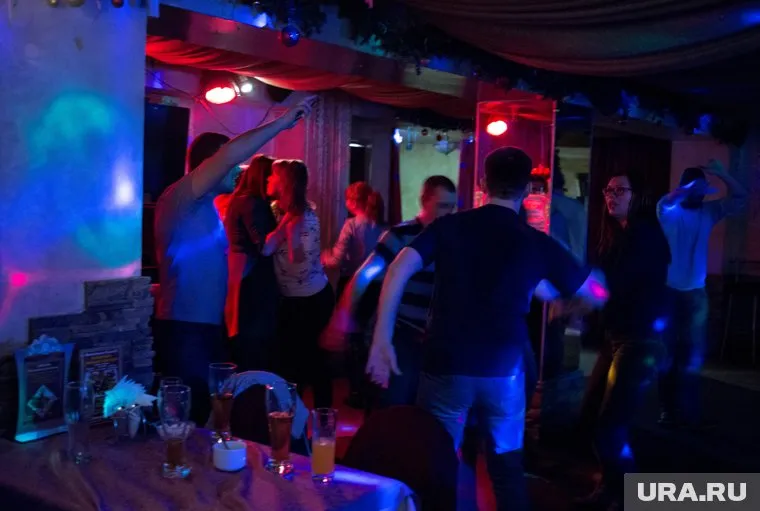 В ходе проверки в клубе на Сортировке был изъят алкоголь (фото из архива)