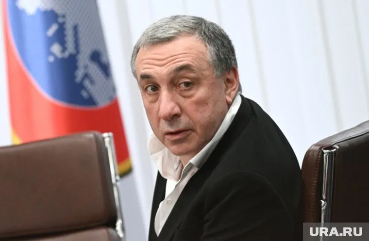 Евгений Гинер является президентом ЦСКА с 20 февраля 2001 года