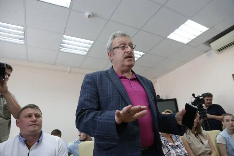 Избирательная комиссия Пермского края. Проверка подписей, собранных кандидатами. Пермь