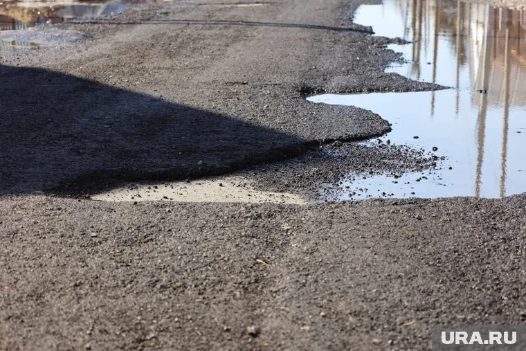 В Курганской области с начала года не могут найти подрядчика для ремонта проблемной дороги (архивное фото)