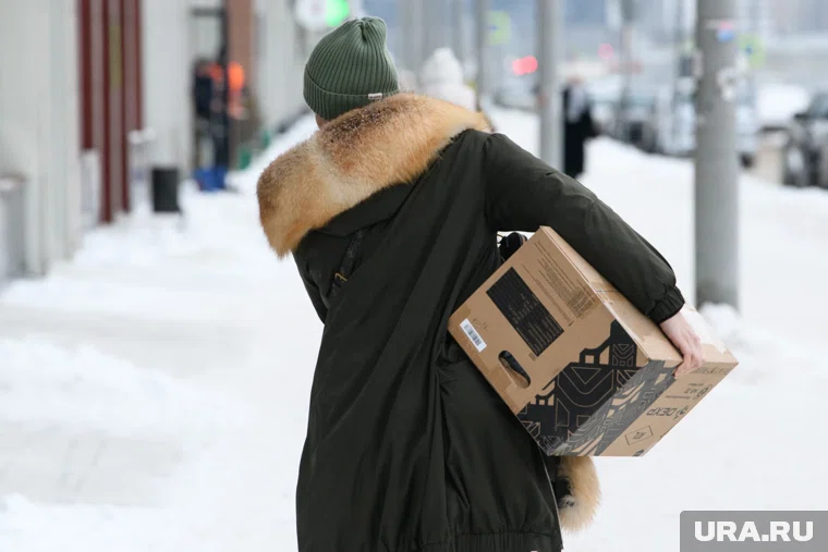 Сургутяне собрали необходимые вещи для девушки