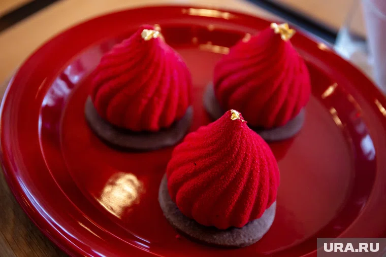 При покупке кондитерской продукции нужно внимательно читать этикетку, заявили в Роспотребнадзоре