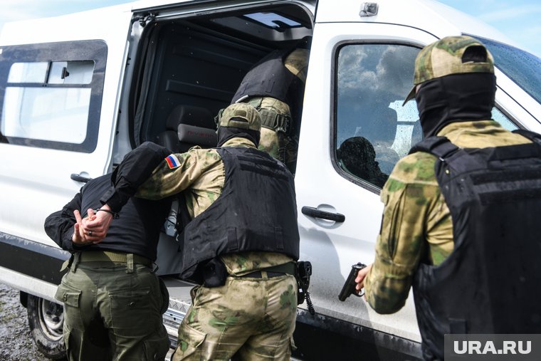 В&nbsp;Озерске ФСБ задержала инспектора ГАИ, отвечающего за&nbsp;техосмотр транспорта