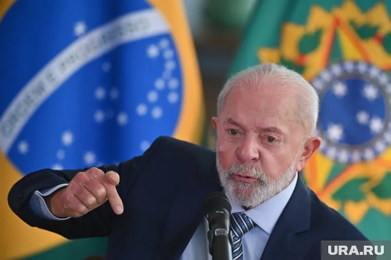 Лула де Силва поскользнулся в своей резиденции и получил травму головы