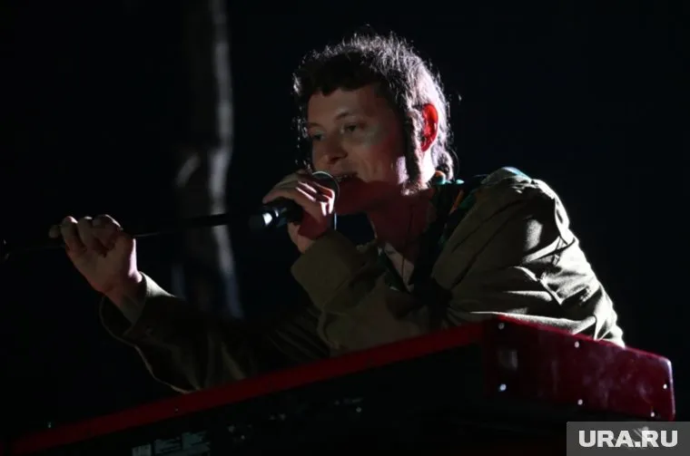 Прокуратура требует ужесточения приговора певцу Шарлоту*