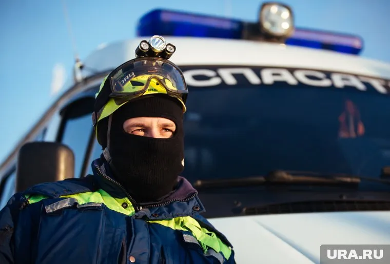 На место происшествия выехали спасатели