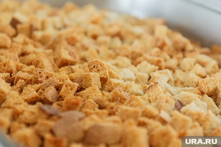 Хлеб и яйца вошли в число продуктов, которых челябинцы едят в избытке