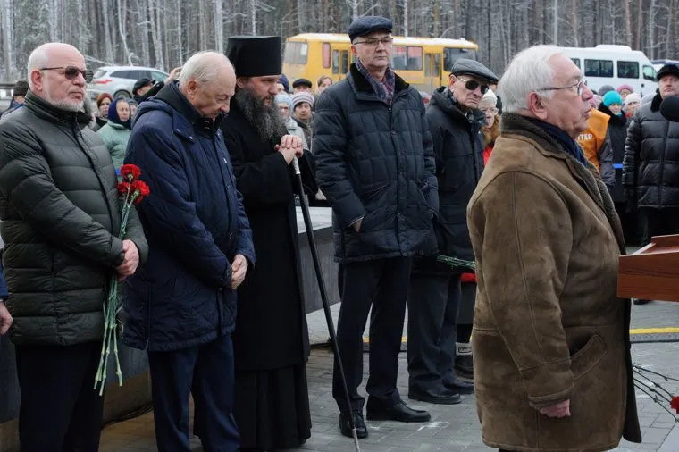 Открытие "Масок скорби" Эрнста Неизвестного. Екатеринбург, якоб александр, кульберг алексей, россель эдуард, федоров михаил, спектор семен