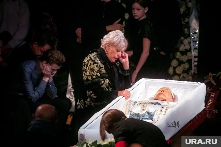 Людмила Поргина назвала годы в браке с артистом «солнечными днями»