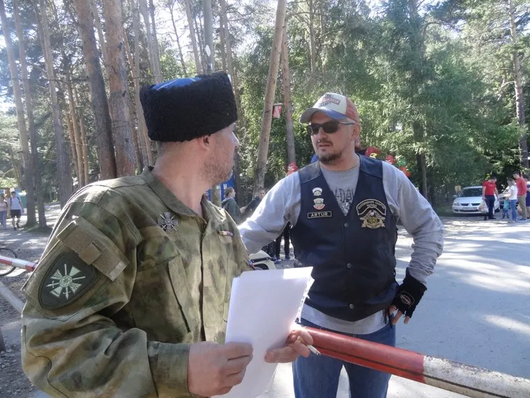 Казаки перекрыли подъезд автомобилей к озеру Шарташ, зиганшин артур, богуневич олег