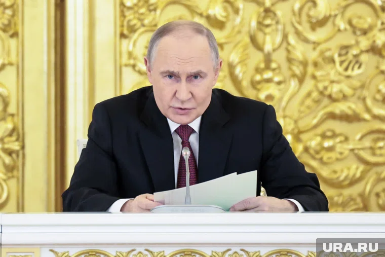 Президент РФ Владимир Путин объяснил, как экономика может спасти демографию