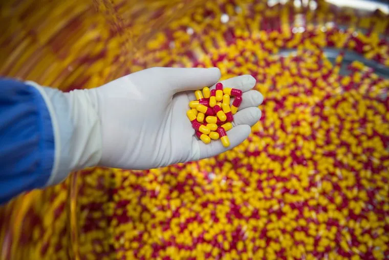Поездка Евгения Куйвашева в Новоуральск: завод Медсинтез и детский сад №15.