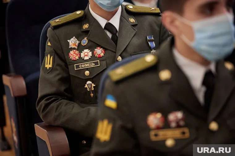 Офицерский состав нуждается в срочной эвакуации из Артемовска, заявил Марочко