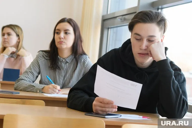 Сдавать будут два предмета: русский язык и математику