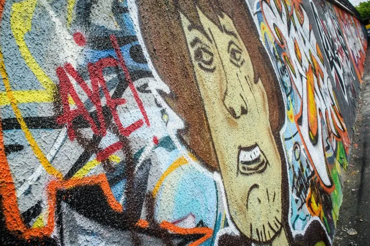 Надписи на криминальную тему на стенах и другие снимки Екатеринбурга, надписи на стенах, ауе, рисунки на стенах, арестантский уклад един