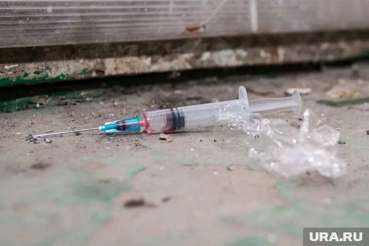 Мужчина превратил квартиру в наркопритон