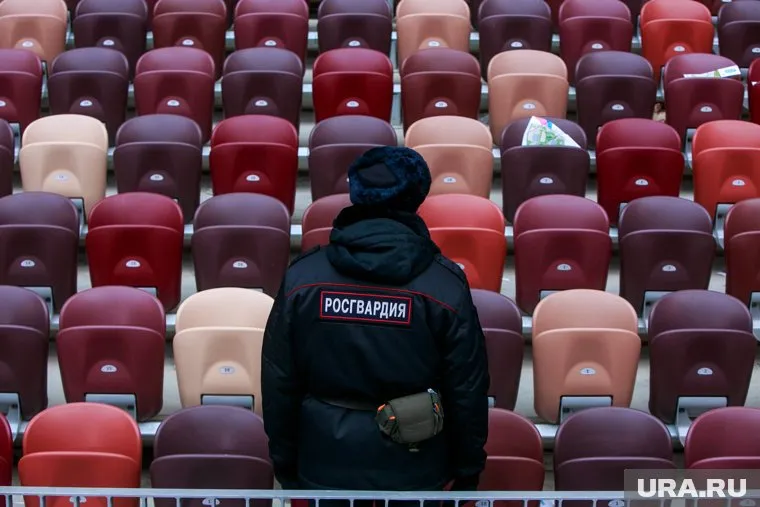 После драки с чеченцами опытным бойцам ОМОН указывают на дверь