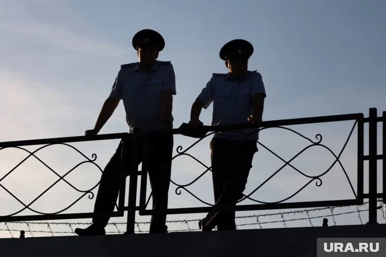 Полиция просит помочь в поисках подозреваемых в краже