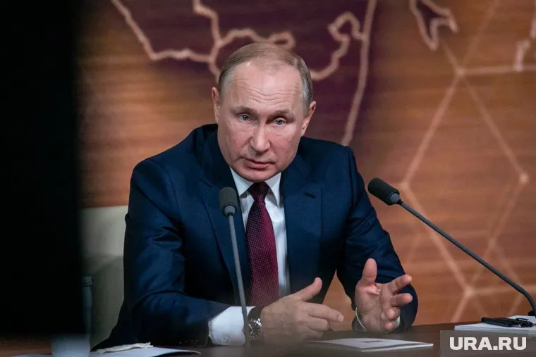 Владимир Путин обсудит с депутатами поправки в Конституцию
