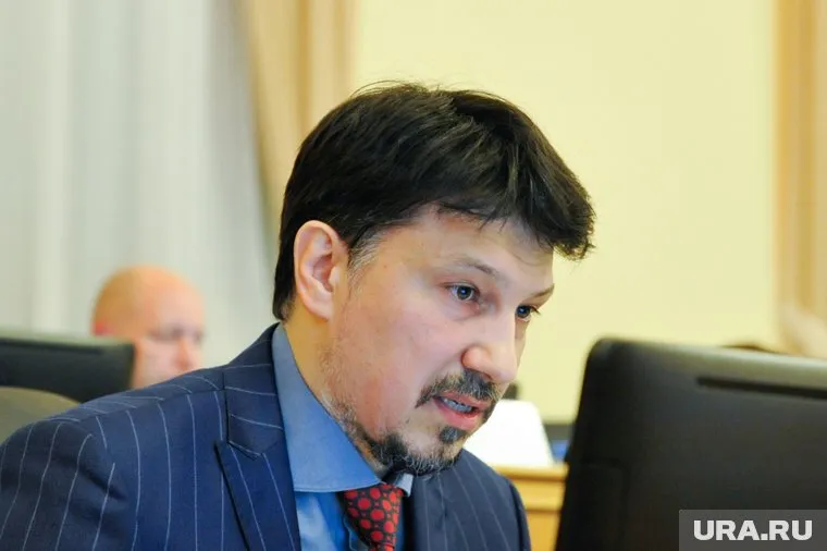 Теперь Михаил Таранов обладает правом совещательного голоса