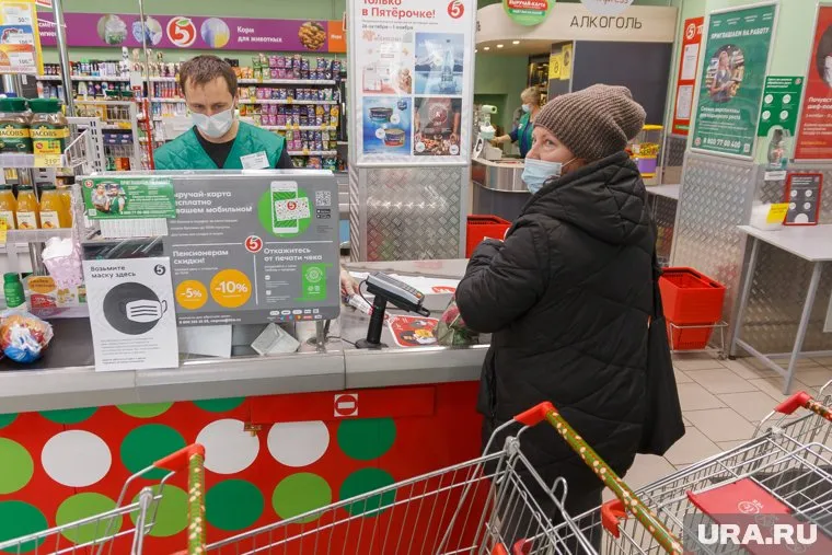 Житель Нового Уренгоя призвал проверять чек после оплаты покупок