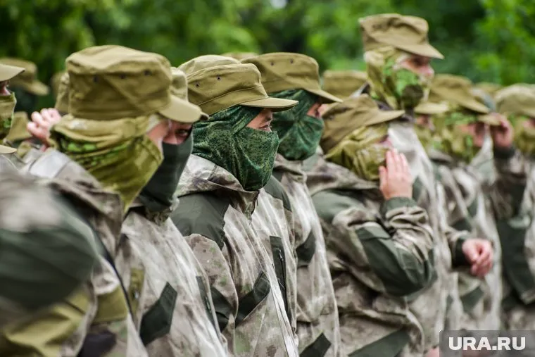 Челябинские военнослужащие по контракту отправились на Украину