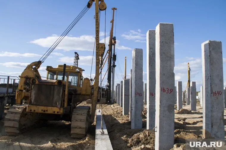 Первые сваи под «Ямал-Арену» забили в 2016 году