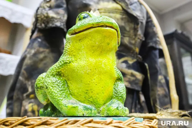 Шадринские вандалы сломали скульптуру Царевна-лягушка