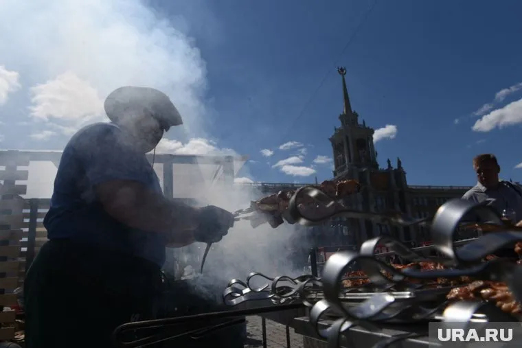 На площади 1905 года стартовал 11-й фестиваль барбекю