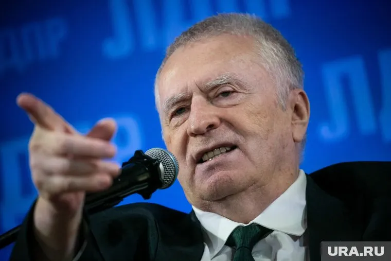 По мнению Жириновского, россияне «назло не делают прививки»