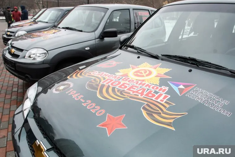 Новые Chevrolet Niva достались четырем ветеранам Уральского добровольческого танкового корпуса