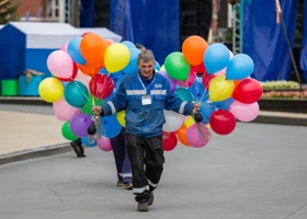 Работники «Газпрома» в ЯНАО о плюсах и минусах корпорации: зарплата, карьера и соцпакет 