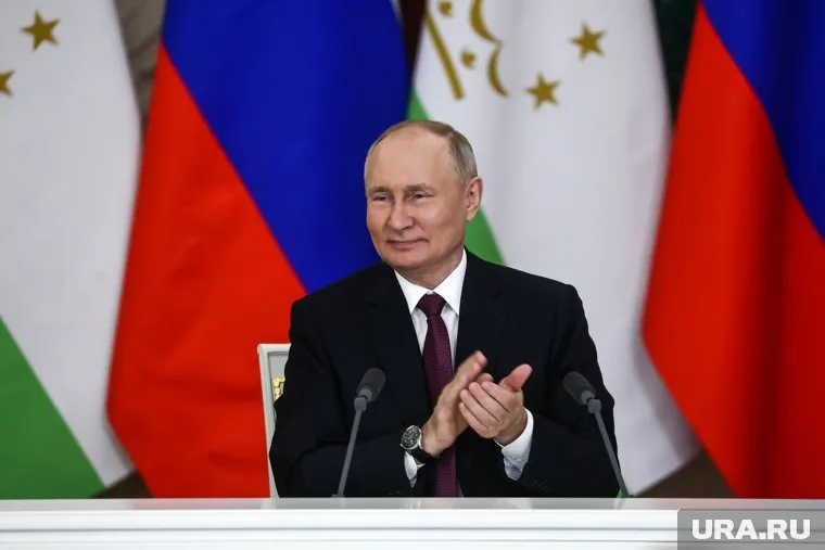 Путин выступил на внеочередном саммите G20