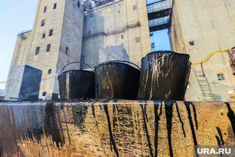 Губернатор ХМАО, как и многие в детстве, жевал гудрон