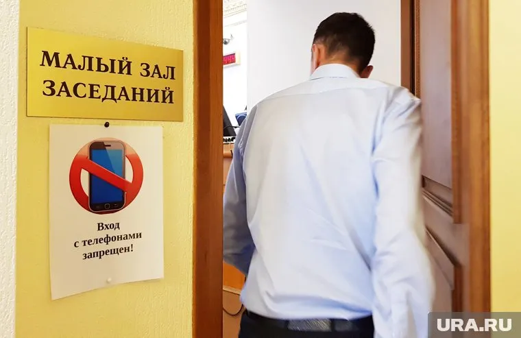 Депутаты устроили потасовку во время заседания