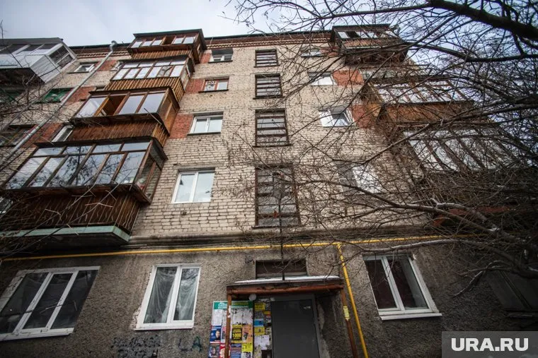 Распространители наркотиков делают «закладки» в подъездах и дворах многоквартирных домов