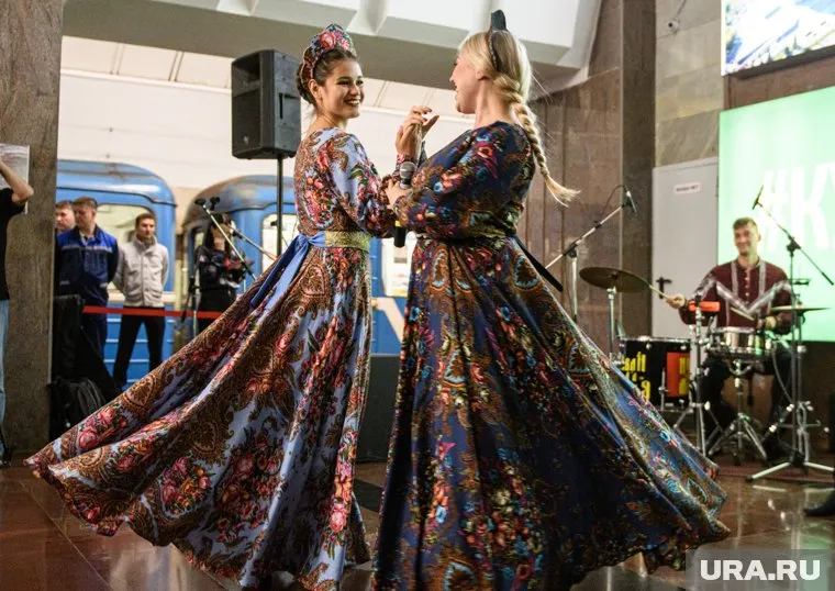 Если не хочется ни коцертов, ни выставок - белки ждут вас в парках