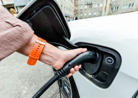 В Екатеринбурге заметили супербыстрый электрокар за 4,3 миллиона рублей