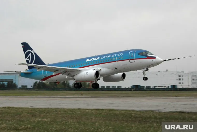 Sukhoi Superjet 100 аварийно сел и загорелся 5 мая