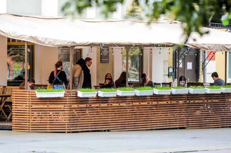 Алексей Текслер на Кировке и в летнем кафе. Челябинск